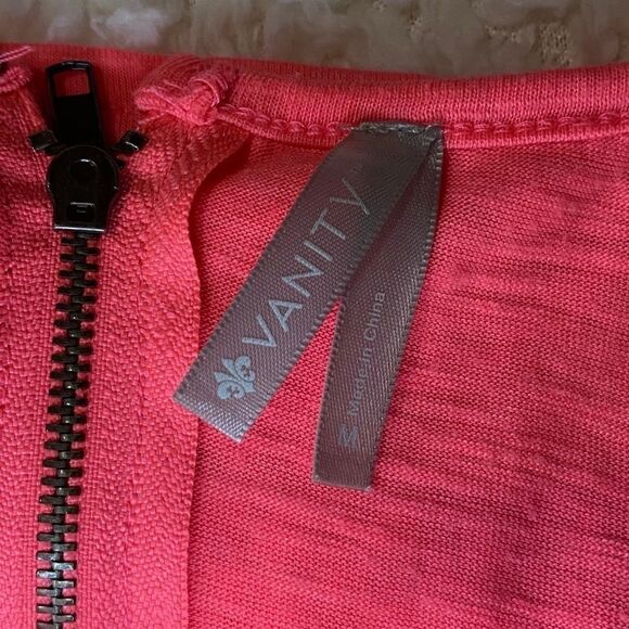 Vanity Tank Top    - Picture 5 of 6